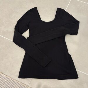 Lululemon fitted scoop neck long sleeve
